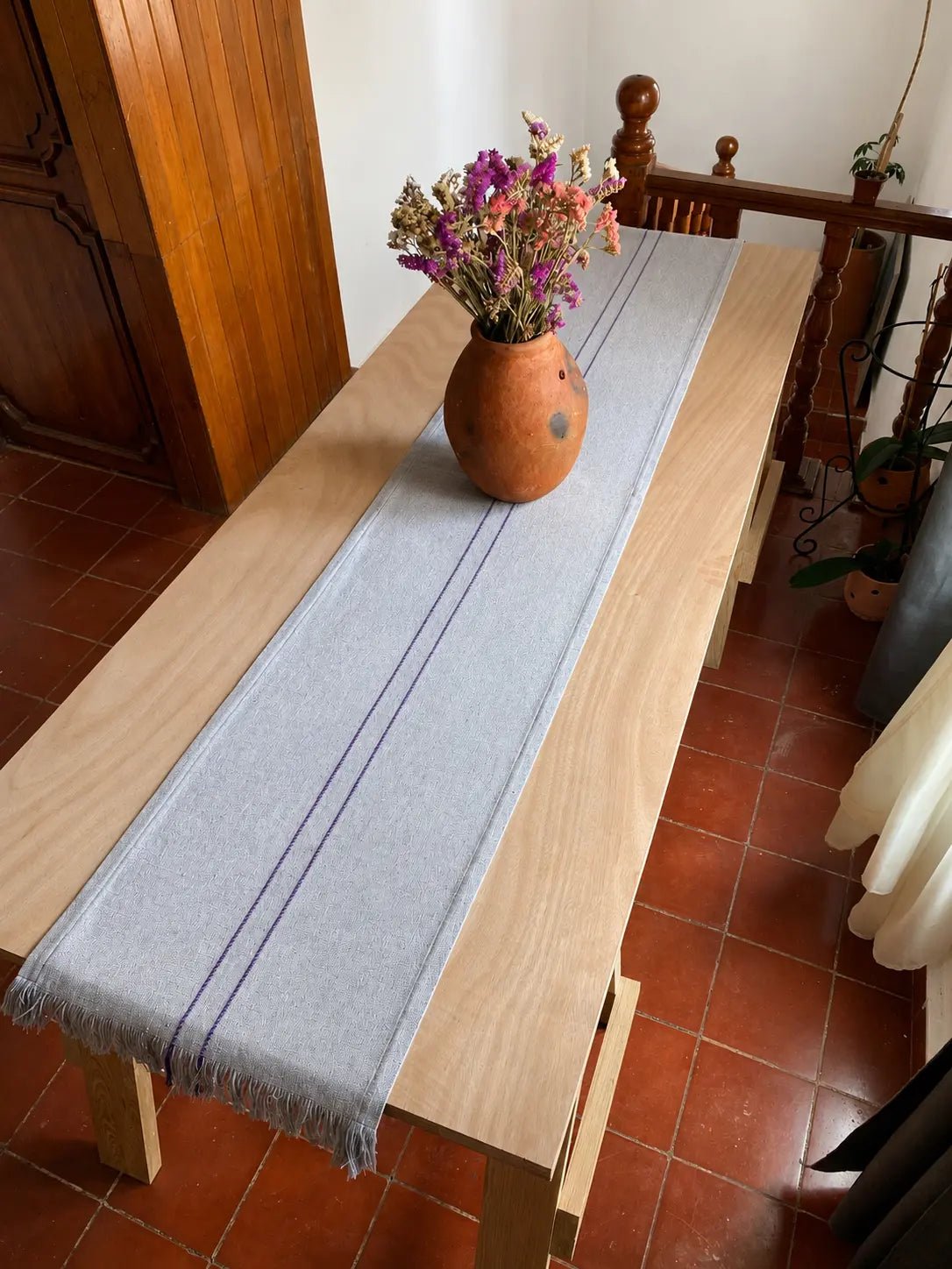 Camino de mesa Artesanal Bruma - Xihue