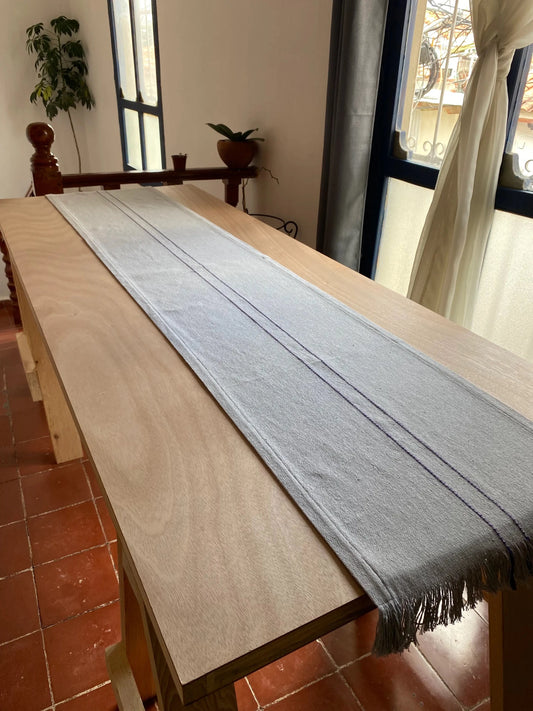 Camino de mesa Artesanal Bruma - Xihue