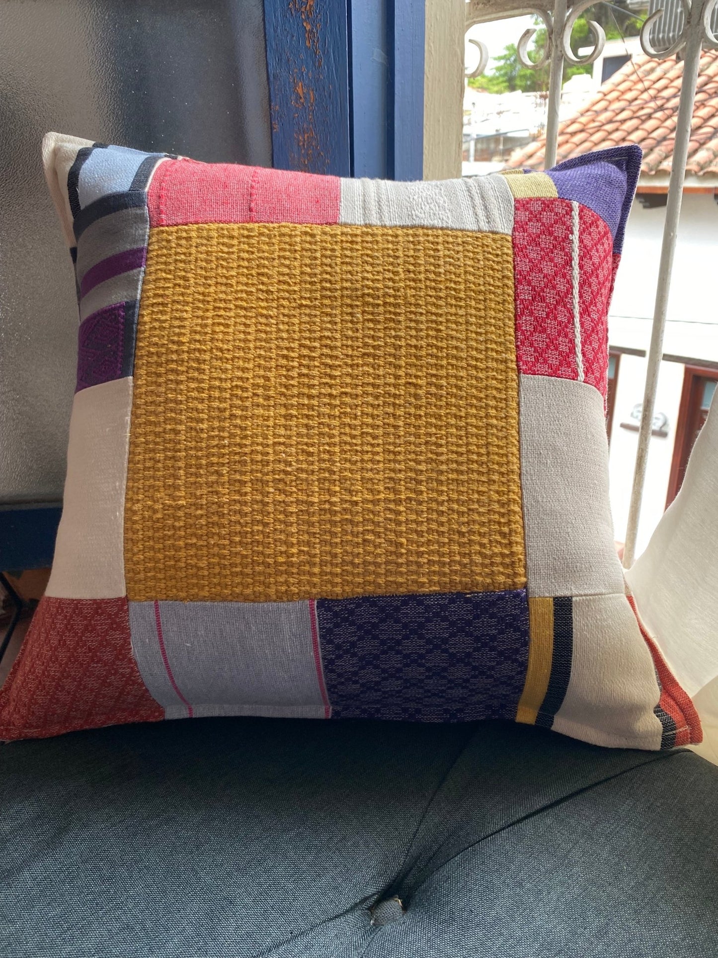 Cojin Patchwork artesanal - Xihue