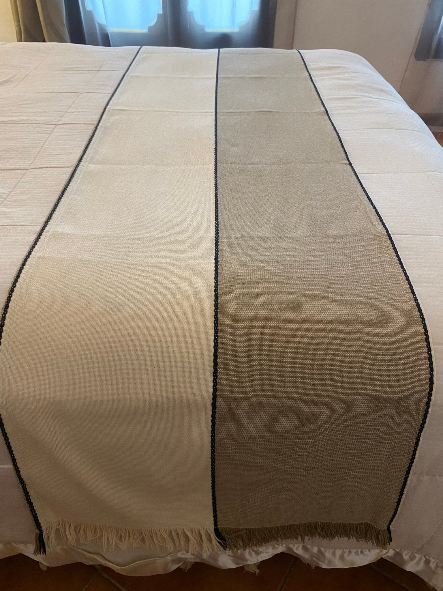 Pie de Cama Artesanal Arena Telar de Pedal - Xihue