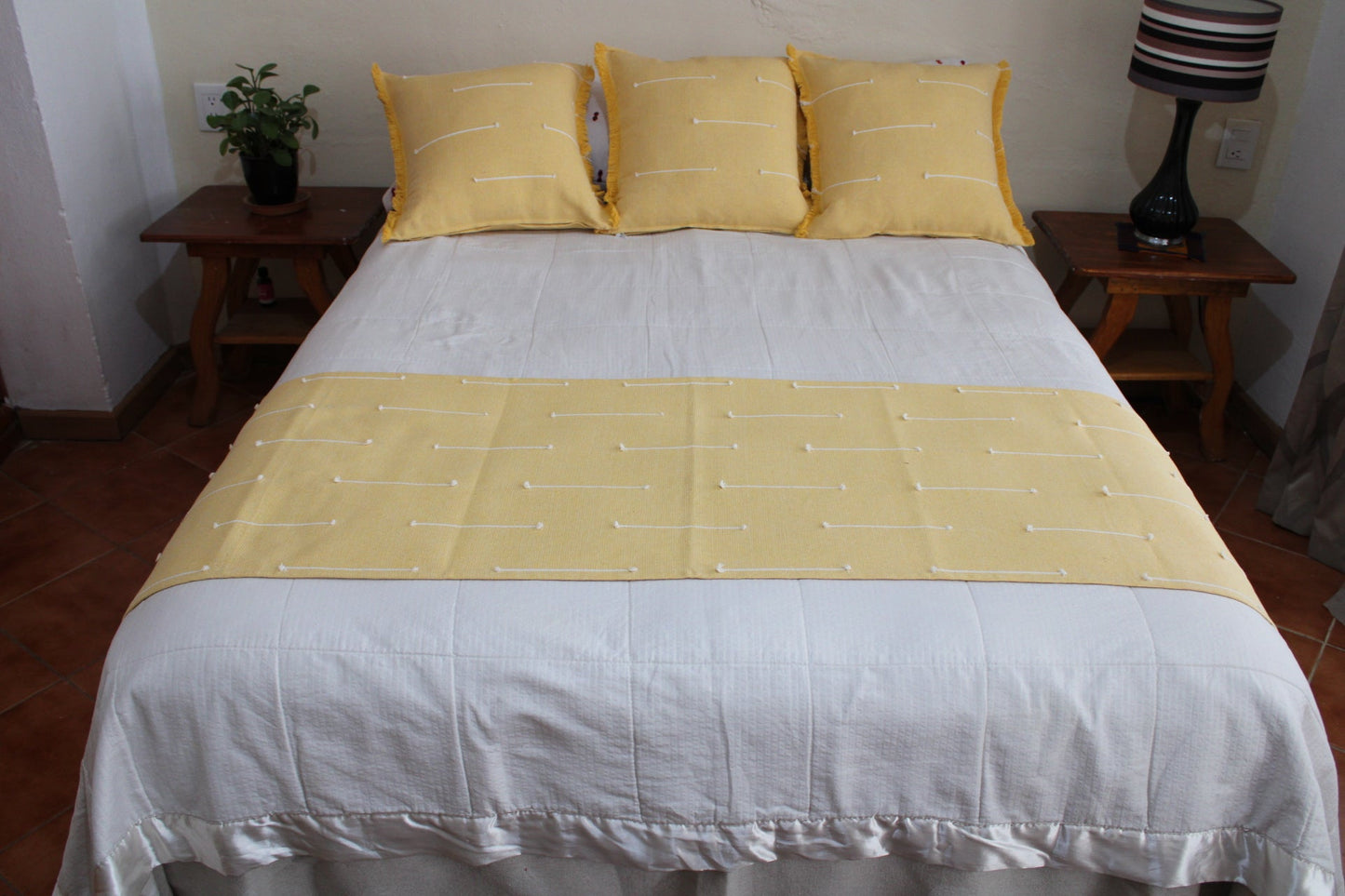 Pie de Cama Artesanal Carmelita - Xihue