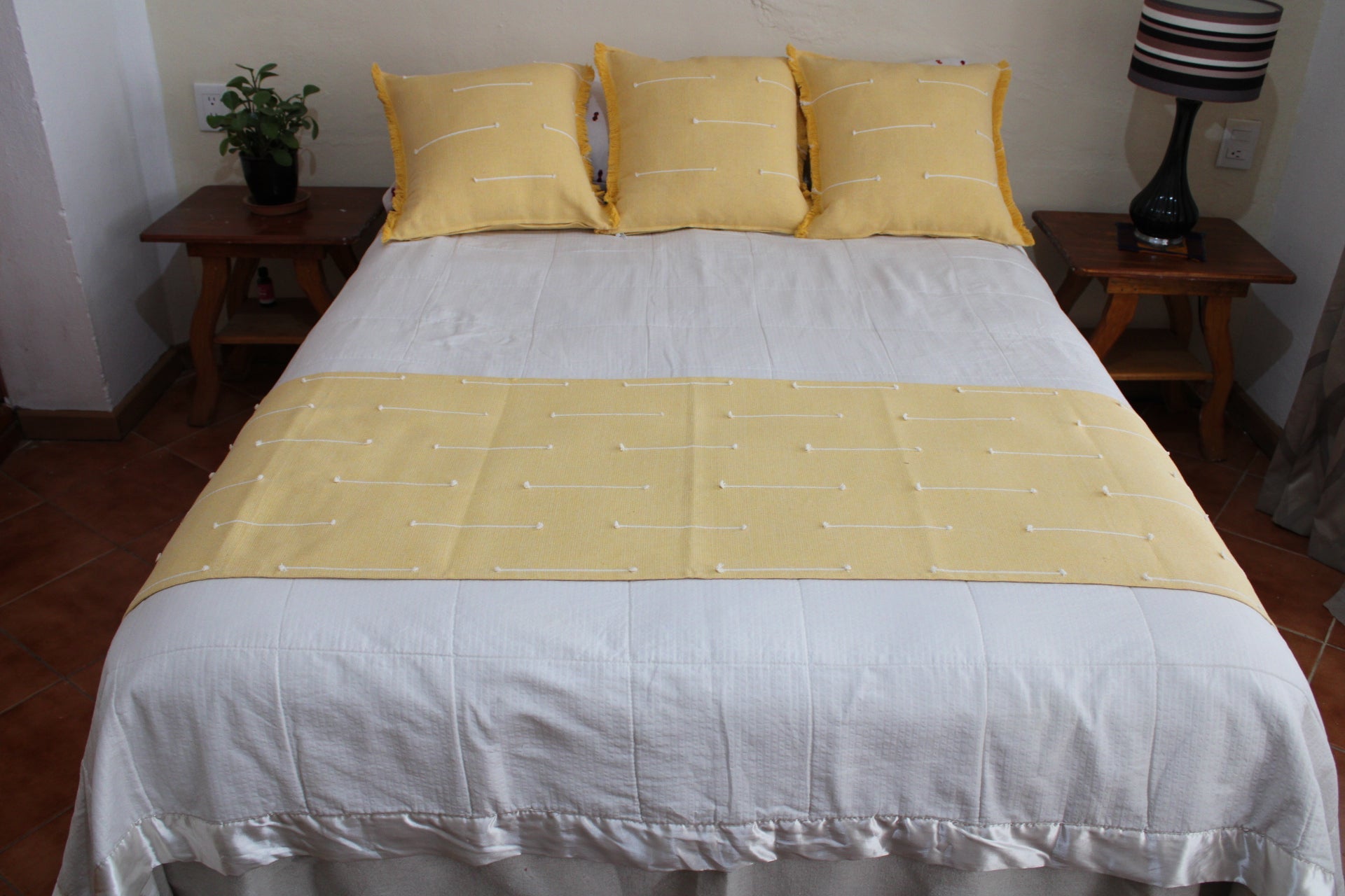 Pie de Cama Artesanal Carmelita - Xihue