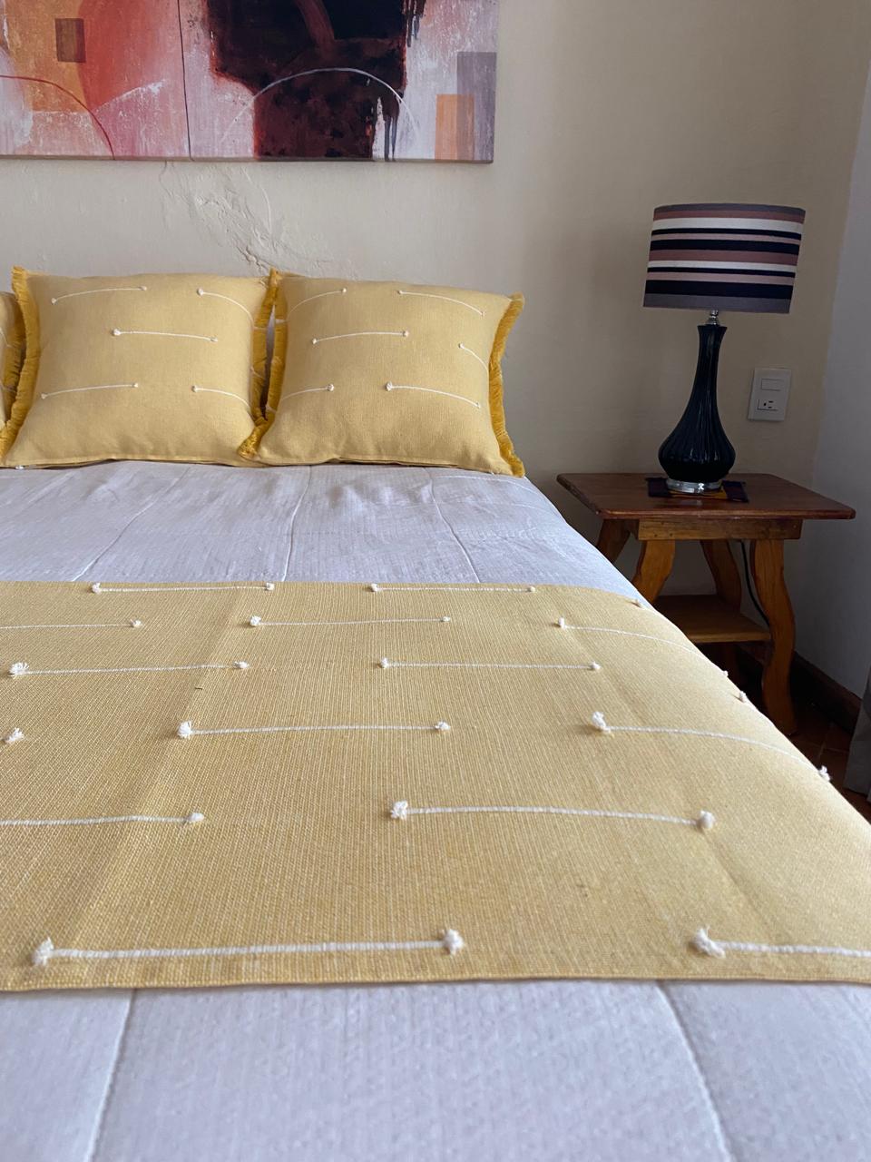 Pie de Cama Artesanal Carmelita - Xihue