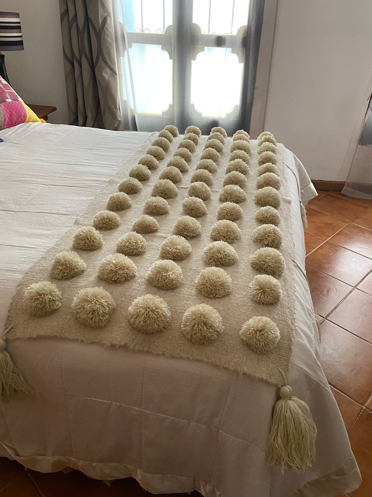Pompom chal de lana Nube - Xihue